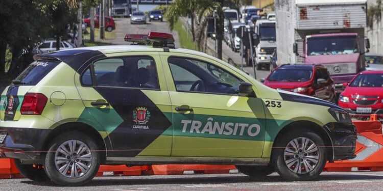 Cruzamentos de Curitiba terão bloqueio para Cantata de Natal do Colégio Marista