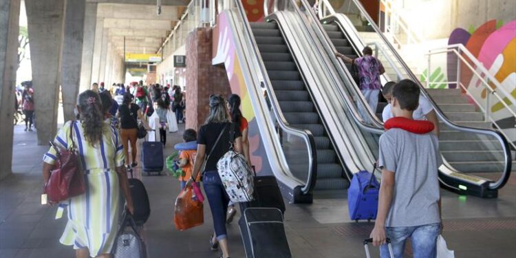 Rodoviária prevê 84 mil embarques para o Natal, 10% mais do que no ano passado