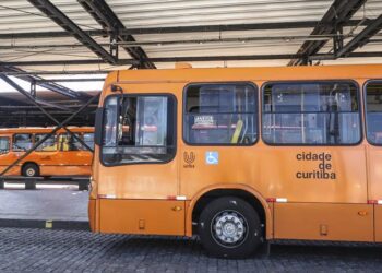 População da Cidade Industrial de Curitiba ganha nova linha de ônibus