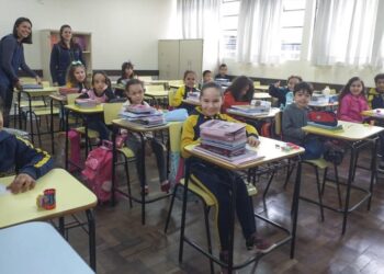 Sexta-feira é o último dia de aulas na rede municipal de ensino de Curitiba