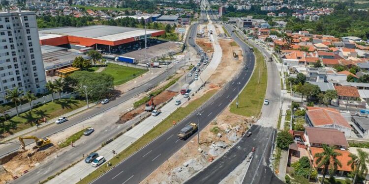 Para avanço nas obras da Prefeitura de Curitiba, Linha Verde tem novo desvio no Bairro Alto