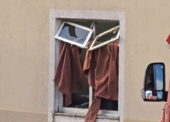 Idosa fica gravemente ferida após explosão de botijão de gás no Campo Comprido, em Curitiba