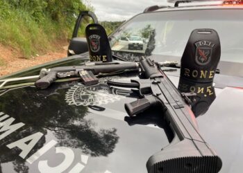 Armados de fuzil e usando colete balístico, criminosos enfrentam a RONE e tombam em confronto
