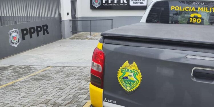 Policiais militares prendem dois foragidos em Curitiba