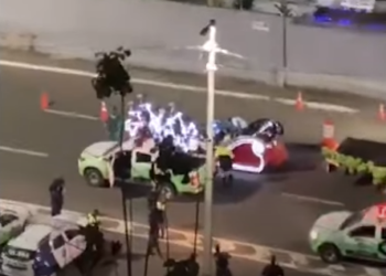 Na véspera de Natal, trenó carregado de presentes é apreendido em blitz e Papai Noel se recusa a fazer bafômetro