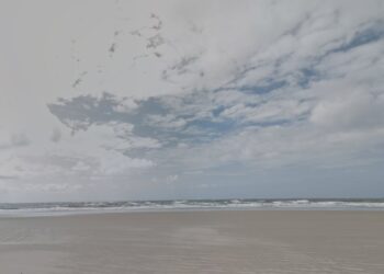 Criança de 8 anos morre afogada no litoral paranaense