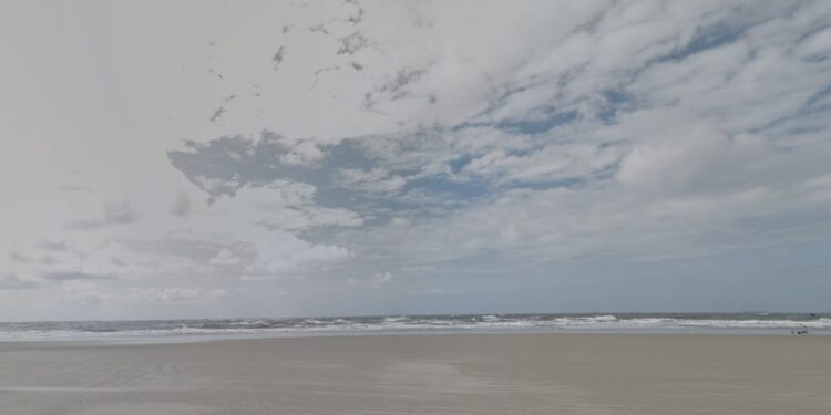 Criança de 8 anos morre afogada no litoral paranaense