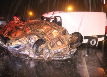 Colisão frontal na BR-373 deixa uma pessoa morta, no Paraná