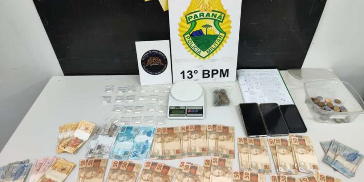 Policiais militares apreendem drogas e dinheiro em apartamento no Portão