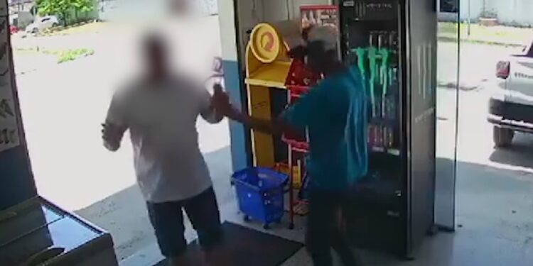 Criminoso que atirou em bombeiro durante assalto, morre em confronto com a PM