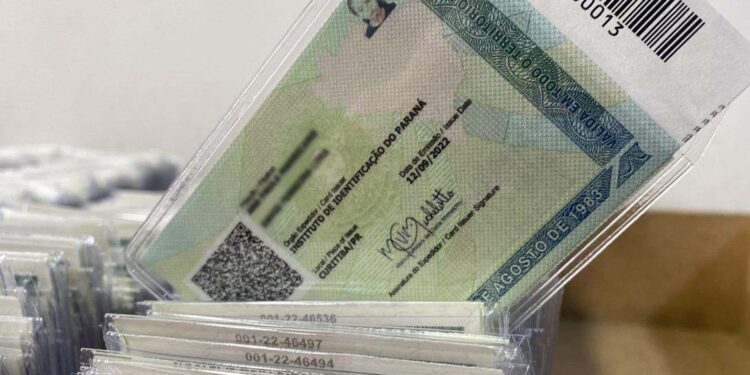 Paraná passa a emitir a nova Carteira de Identidade Nacional