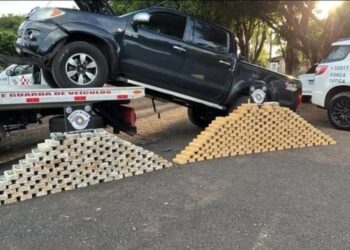 PRF é preso com caminhonete carregada com mais de 300 quilos de cocaína e crack