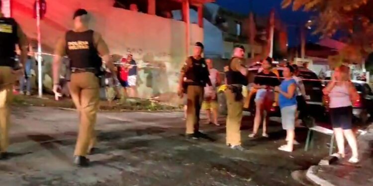 Rapaz morre após levar facada na perna desferida pelo avô de sua namorada