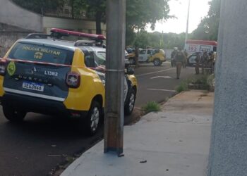 Foragido com 4 mandados de prisão em aberto tomba em confronto com a PM após invadir a casa da irmã