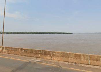 Homem pula em rio para tentar fugir da polícia e morre afogado, no Paraná