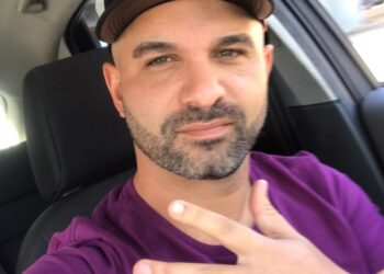 Rapaz é baleado dentro de loja de calçados e morre no hospital em Curitiba