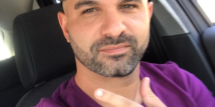 Rapaz é baleado dentro de loja de calçados e morre no hospital em Curitiba