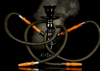 Jovem morre após narguilé explodir e atingir 5 amigos