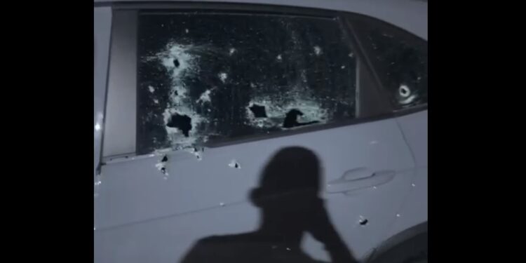 Guerra no litoral do Paraná! Veículo é fuzilado por dezenas de disparos, veja o vídeo