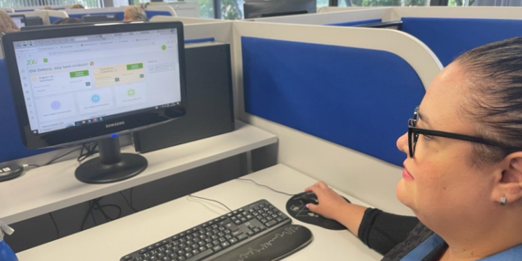 Pedidos inusitados à Central 156 em Curitiba incluem relato de OVNIs e sucuri gigante