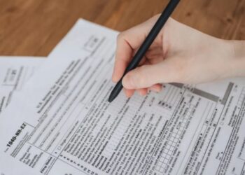 A Falsificação de Documentos e suas Ramificações Legais: Uma Análise Jurídica e Jornalística