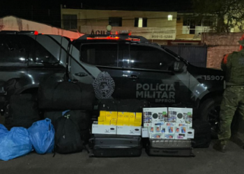 PMPR realiza apreensão de mercadorias irregulares em abordagem a ônibus