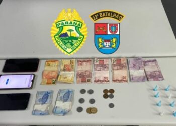 PM detém traficante vendendo cocaína na frente de escola na saída de alunos em Colombo