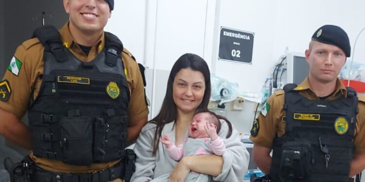 PMs salvam bebê que engasgou com leite em Colombo