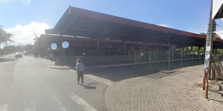 Mulher é presa por falta de pagamento de pensão alimentícia