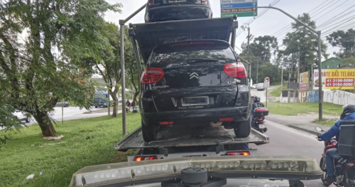 Guarda Municipal de Curitiba apreende veículo com mais de R$ 435 mil em multas