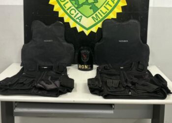 RONE detém dupla e apreende coletes balísticos