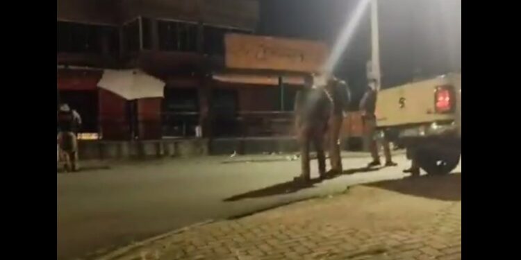 Rapaz com tornozeleira eletrônica é executado com mais de 20 tiros em Colombo, veja o vídeo