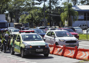 Atenção, motorista:  Bairros de Curitiba terão bloqueios no trânsito para procissões e apresentações da programação de Páscoa