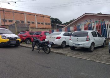 Criminosos invadem creche em Colombo e aterrorizam professoras: “Não estou nem ai que tem criança”