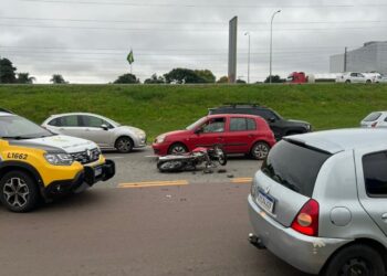 Policiais militares agem rápido e salvam a vida de motociclista que sofreu grave acidente em Curitiba