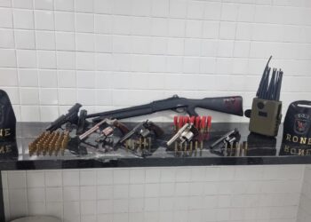 Cinco morrem em confronto com a RONE em tentativa de assalto a depósito da Receita Federal