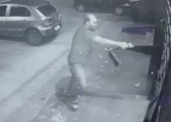 Câmera registra casal de vigilantes sendo assassinado a tiros no Paraná