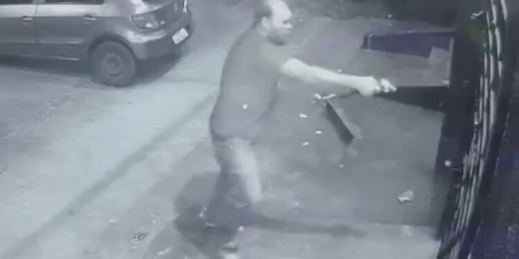 Câmera registra casal de vigilantes sendo assassinado a tiros no Paraná