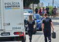 Idosa é encontrada morta e filho armado de faca é baleado pela PM ao partir para cima da equipe