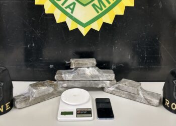 RONE apreende tabletes de maconha e detém indivíduo no Sítio Cercado