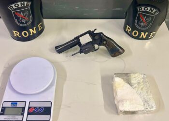 Criminoso se desespera ao ver a RONE, joga arma, mas acaba preso