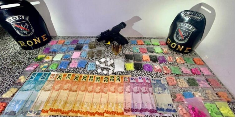 RONE recebe denúncia e derruba biqueira em Pinhais