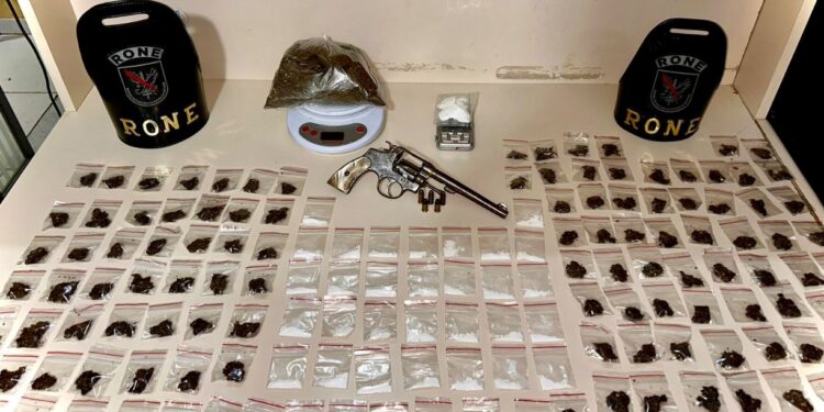 RONE estoura biqueira em Piraquara e prende criminoso recém saído da cadeia