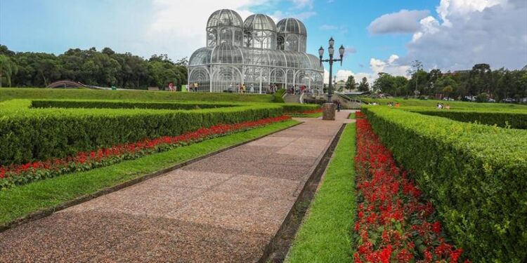 Cidade mais inteligente do mundo, Curitiba celebra 331 anos
