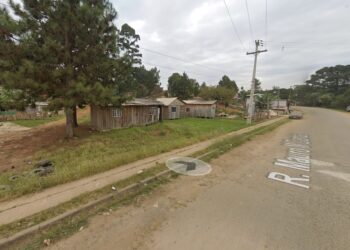 Polícia Militar recebe ligação de intenso tiroteio em comunidade e encontra PM morto a tiros dentro de carro