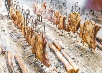 Paróquia de Curitiba terá costela fogo de chão no domingo