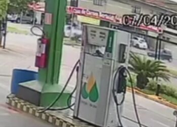 Motorista de Saveiro avança preferencial e provoca grave acidente na RMC, veja o vídeo