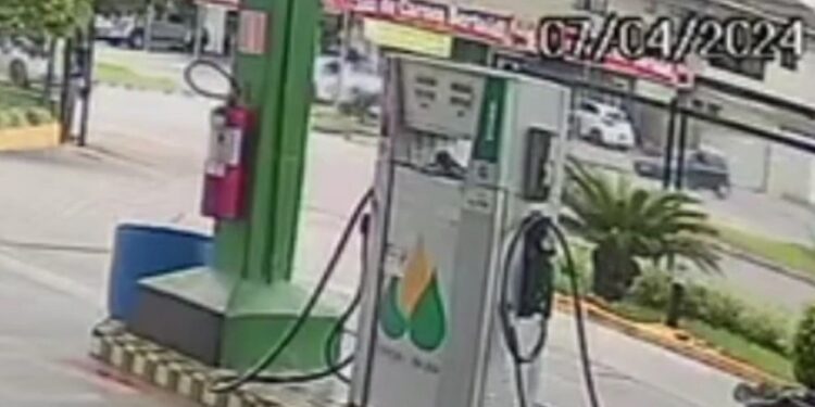 Motorista de Saveiro avança preferencial e provoca grave acidente na RMC, veja o vídeo