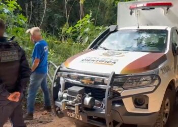 Corpo é encontrado enrolado em coberta e com sacola na cabeça em Araucária