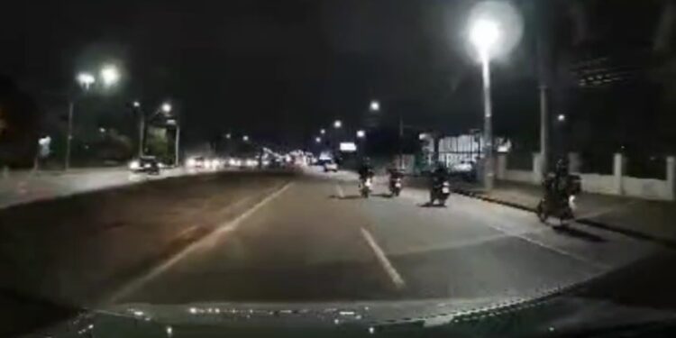 Câmera em carro flagra acidente em Curitiba, veja o vídeo